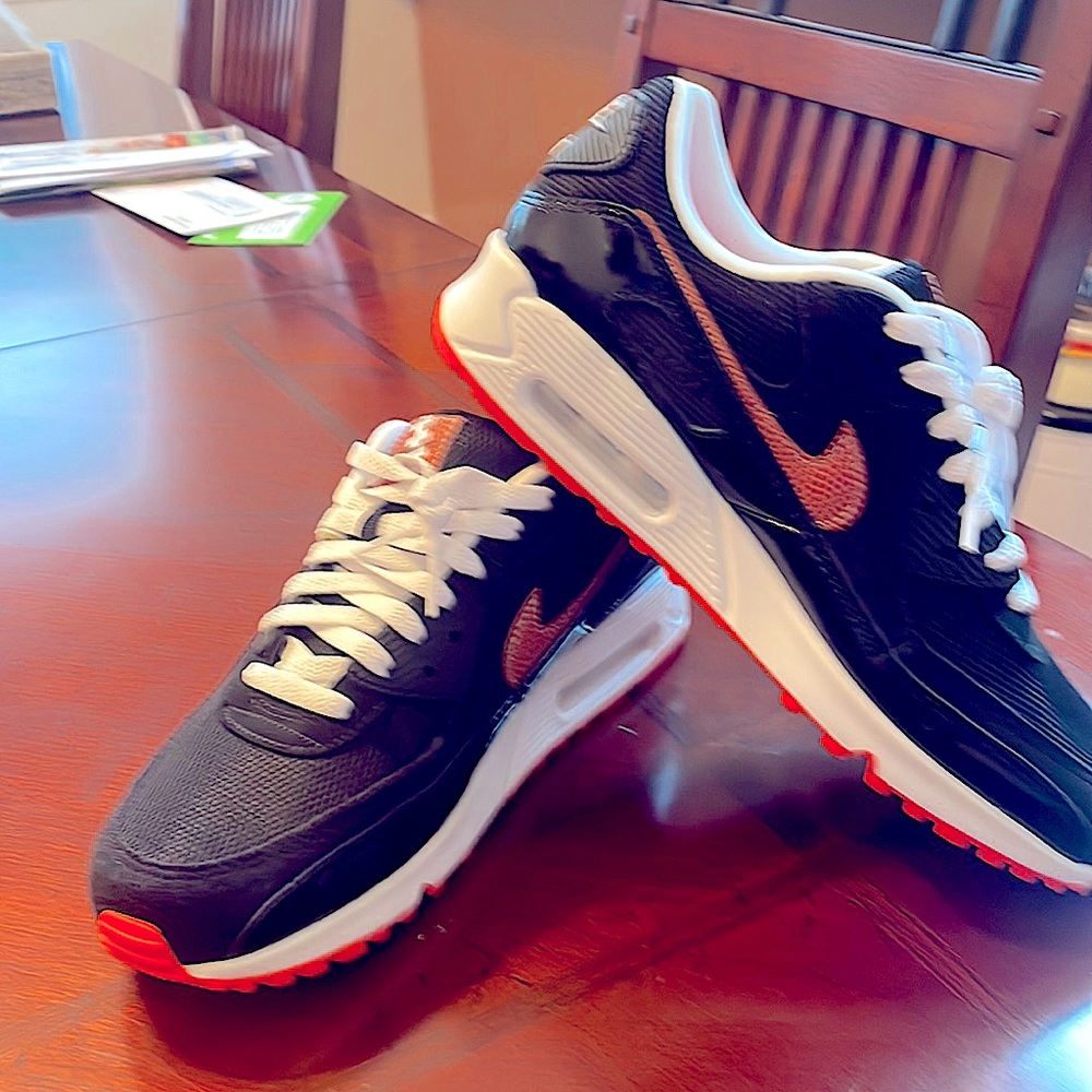 BRAND NEW WITHOUT BOX AND TAGS - 9.5 Black and Orange Football Air Max 90